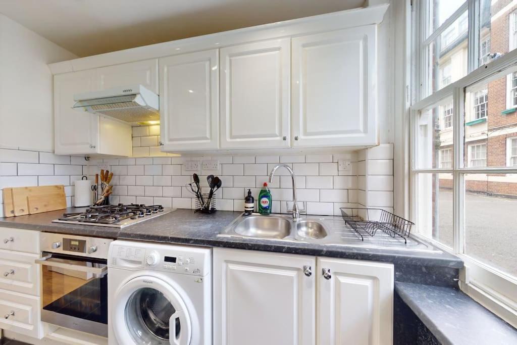 Beautiful 3 Bed Ground Floor - St John's Wood * Londen