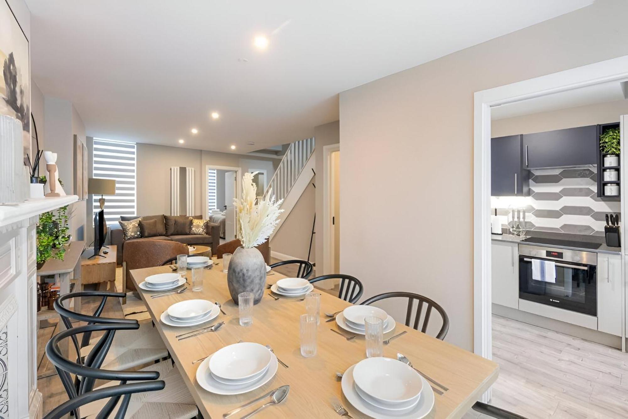 Lägenhet Earthy Elegance Stylish 4br For Urban Escapes *