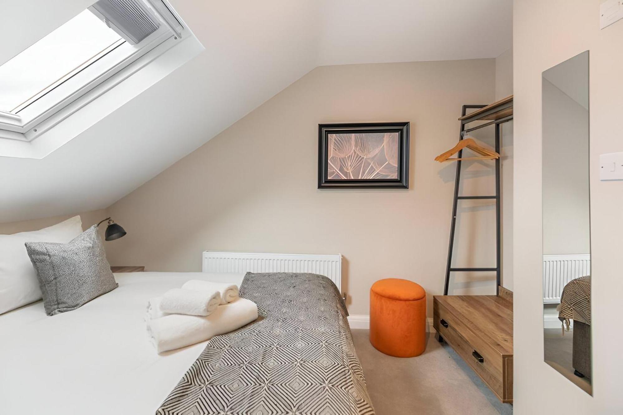 Earthy Elegance Stylish 4br For Urban Escapes Lägenhet *
