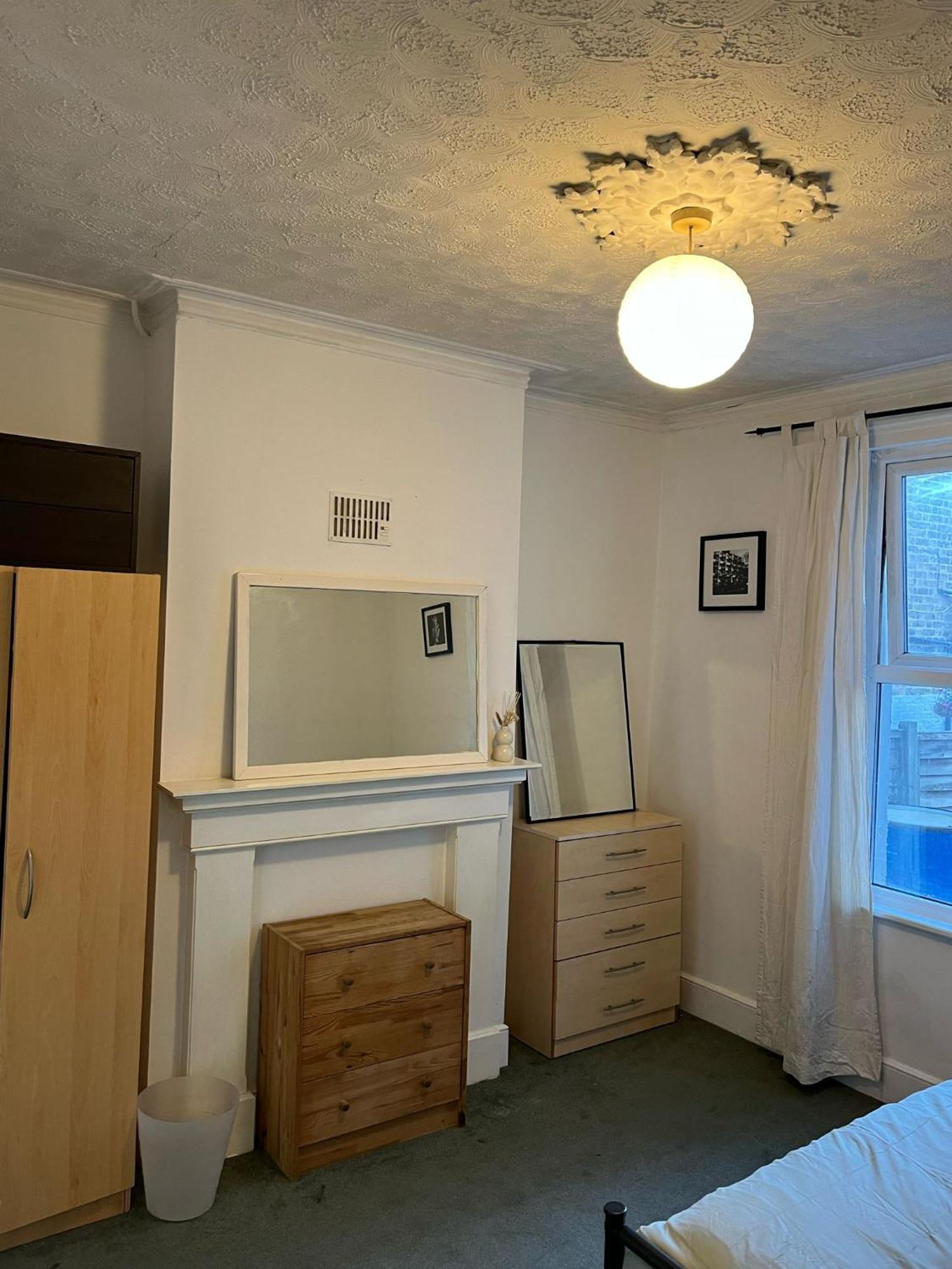 4 Bedroom House, Close To The O2 And Greenwich Semesterbostad