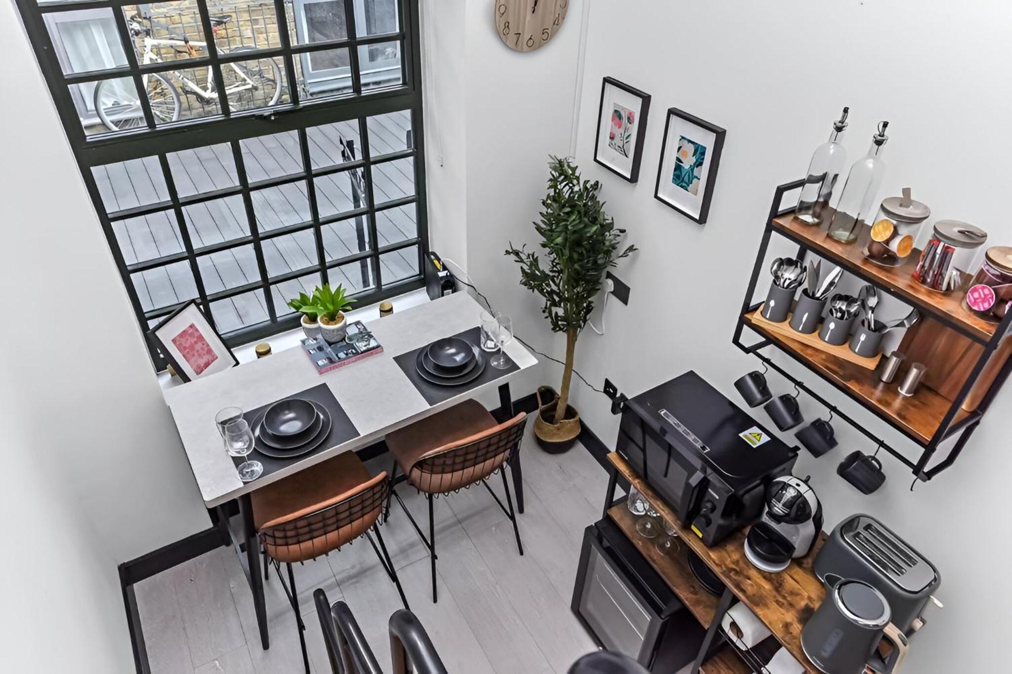 Cozy Studio Loft In Trendy Locale Apartment *