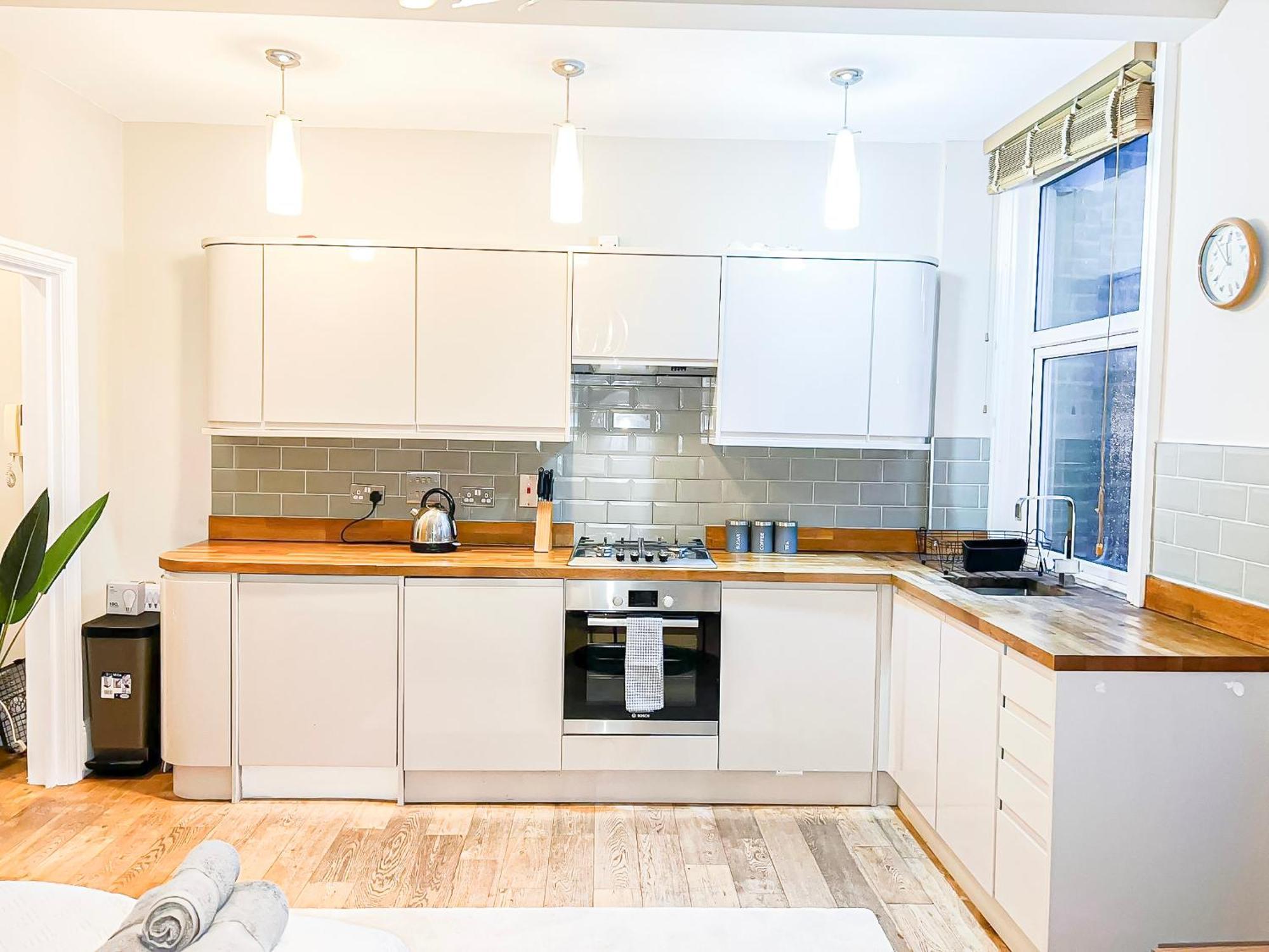 Tranquil 3bdr Haven In Stockwell Near The Oval Leilighet London