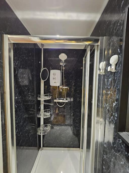 Apartment Spacious Guest - Harrow
