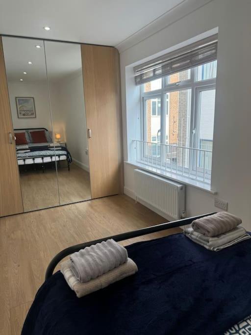 Lejlighed 2 Bedroom, Parking, Hounslow St *