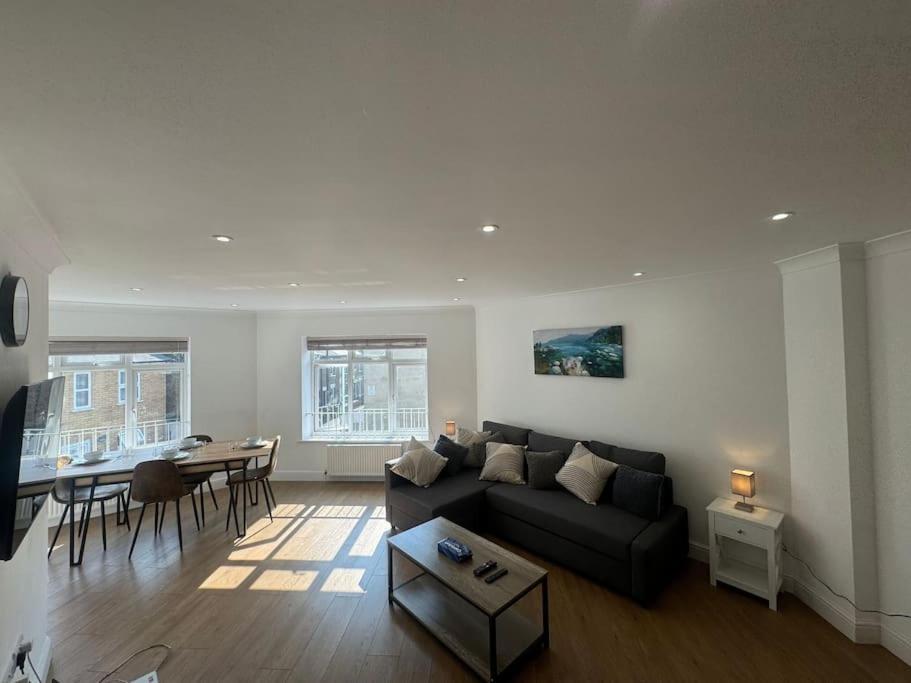 Lejlighed 2 Bedroom, Parking, Hounslow St