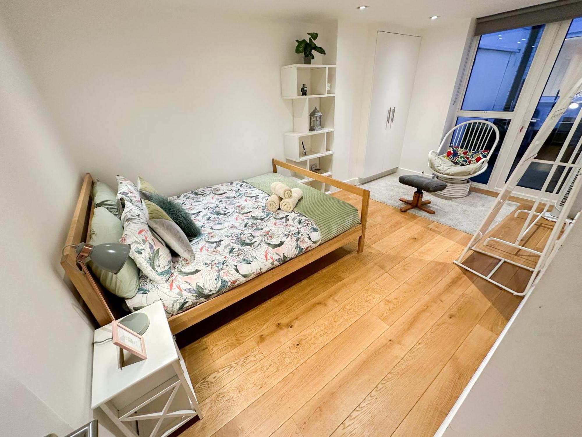 Chic 3 Bedroom Flat With Private Terrace In Holloway Near Finsbury Park Lägenhet