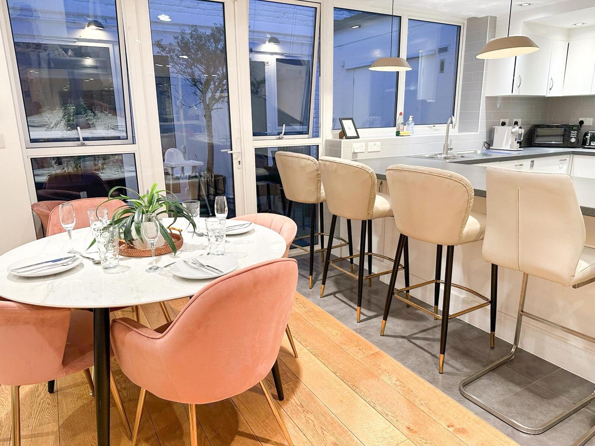 Chic 3 Bedroom Flat With Private Terrace In Holloway Near Finsbury Park Appartement Londen