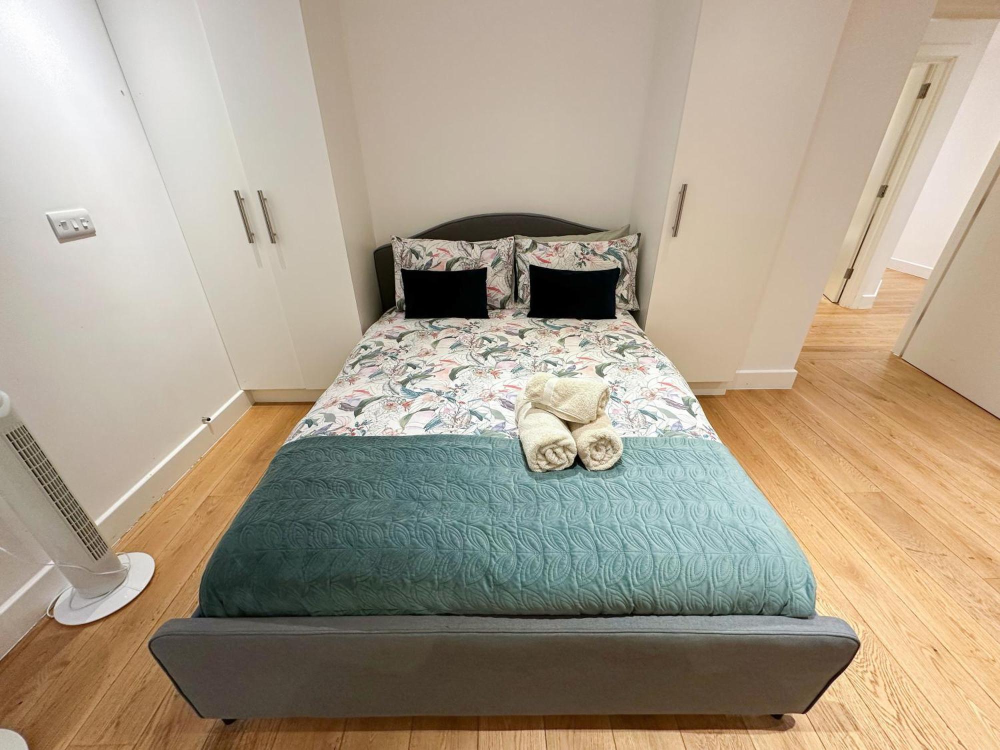 Chic 3 Bedroom Flat With Private Terrace In Holloway Near Finsbury Park Lägenhet