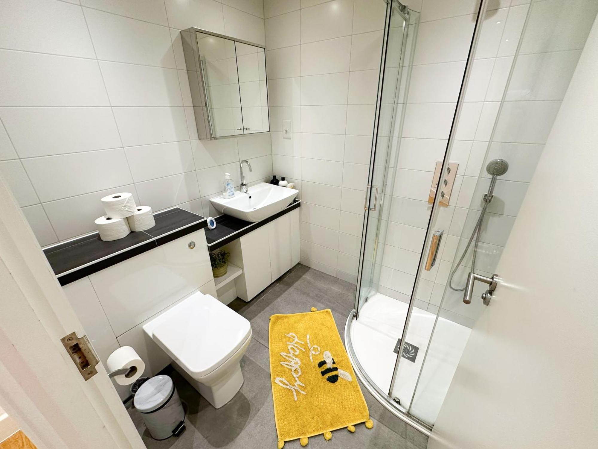 Chic 3 Bedroom Flat With Private Terrace In Holloway Near Finsbury Park Lägenhet *