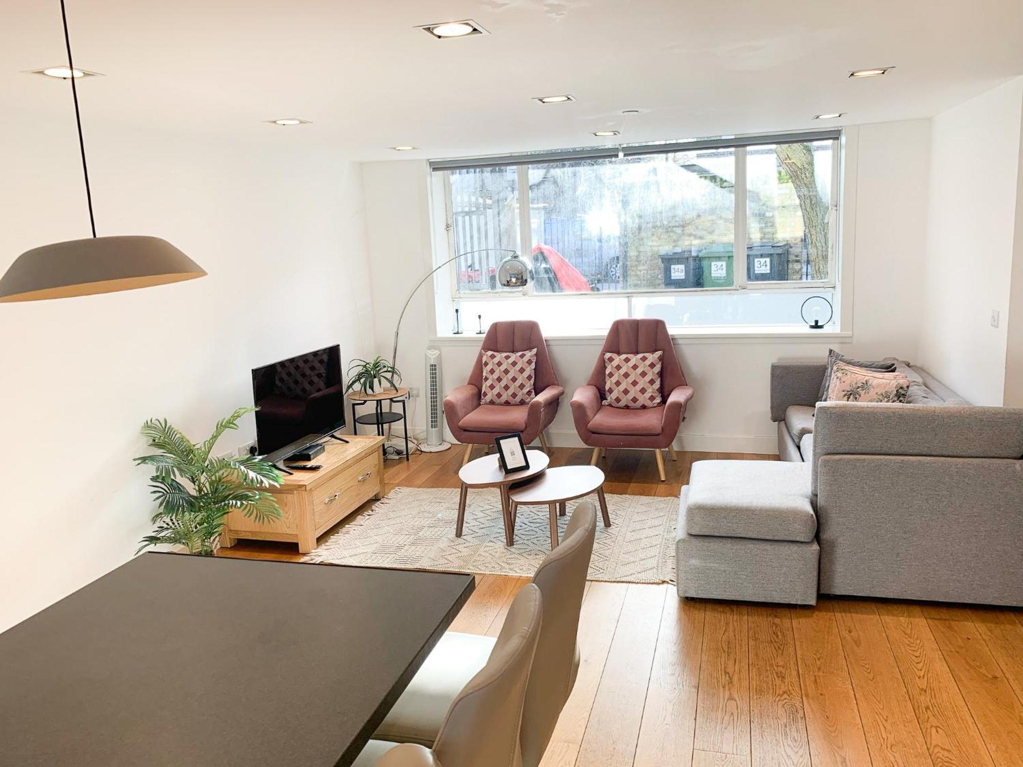Chic 3 Bedroom Flat With Private Terrace In Holloway Near Finsbury Park Londen