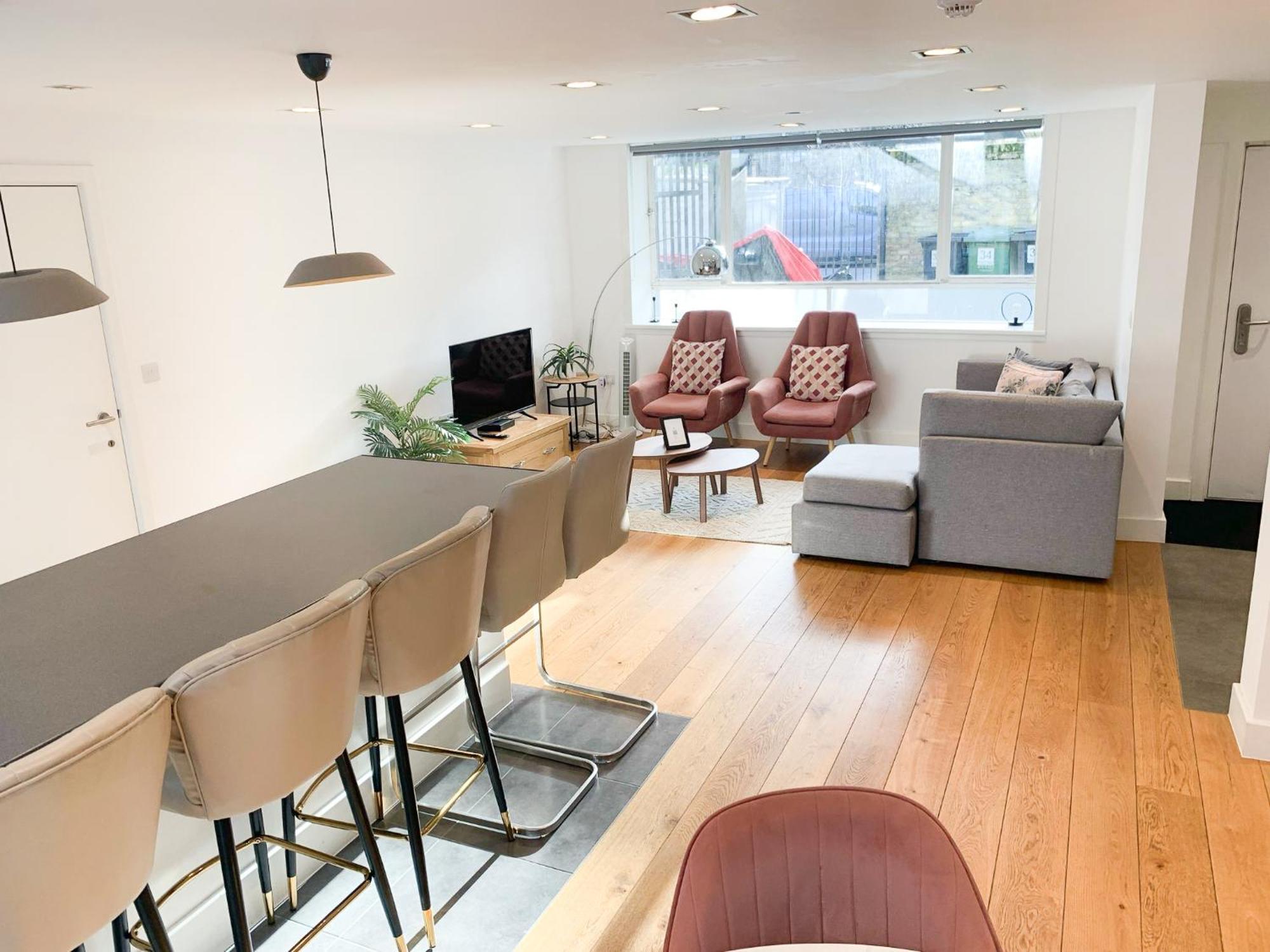 Chic 3 Bedroom Flat With Private Terrace In Holloway Near Finsbury Park Lägenhet