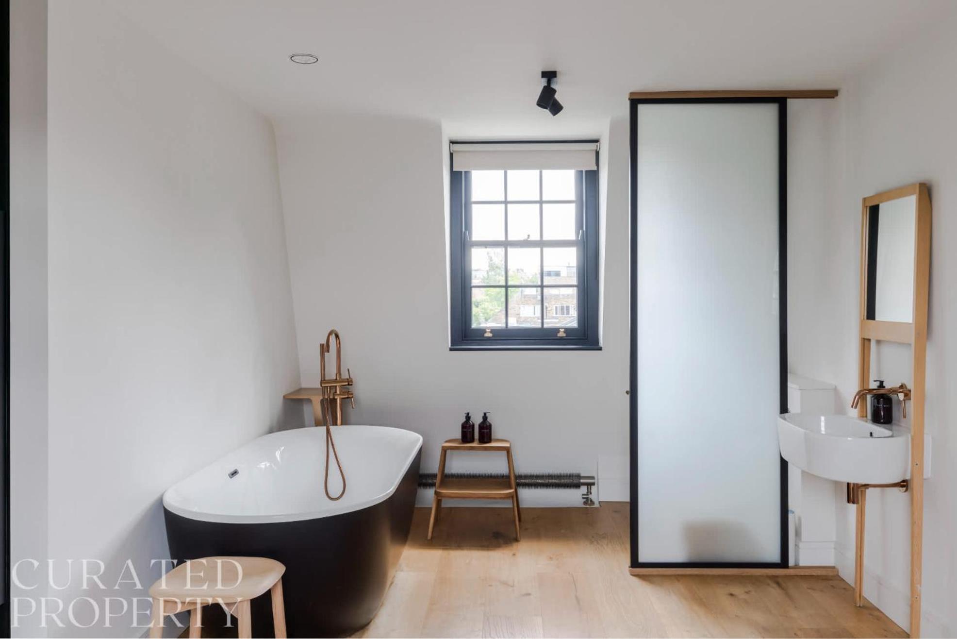 Georgian Townhouse With Sun Terrace & Garden Londen