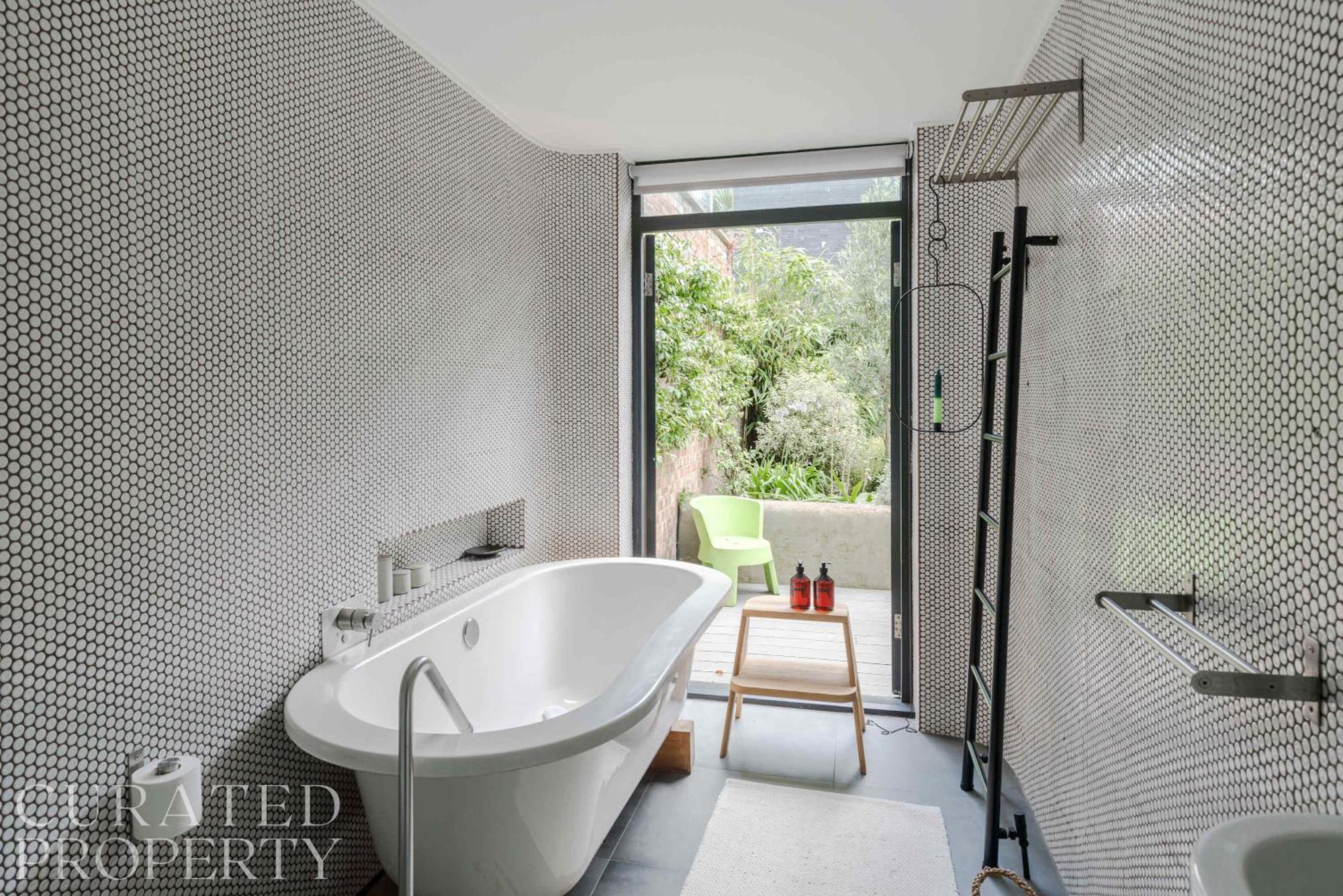 Georgian Townhouse With Sun Terrace & Garden * Londen