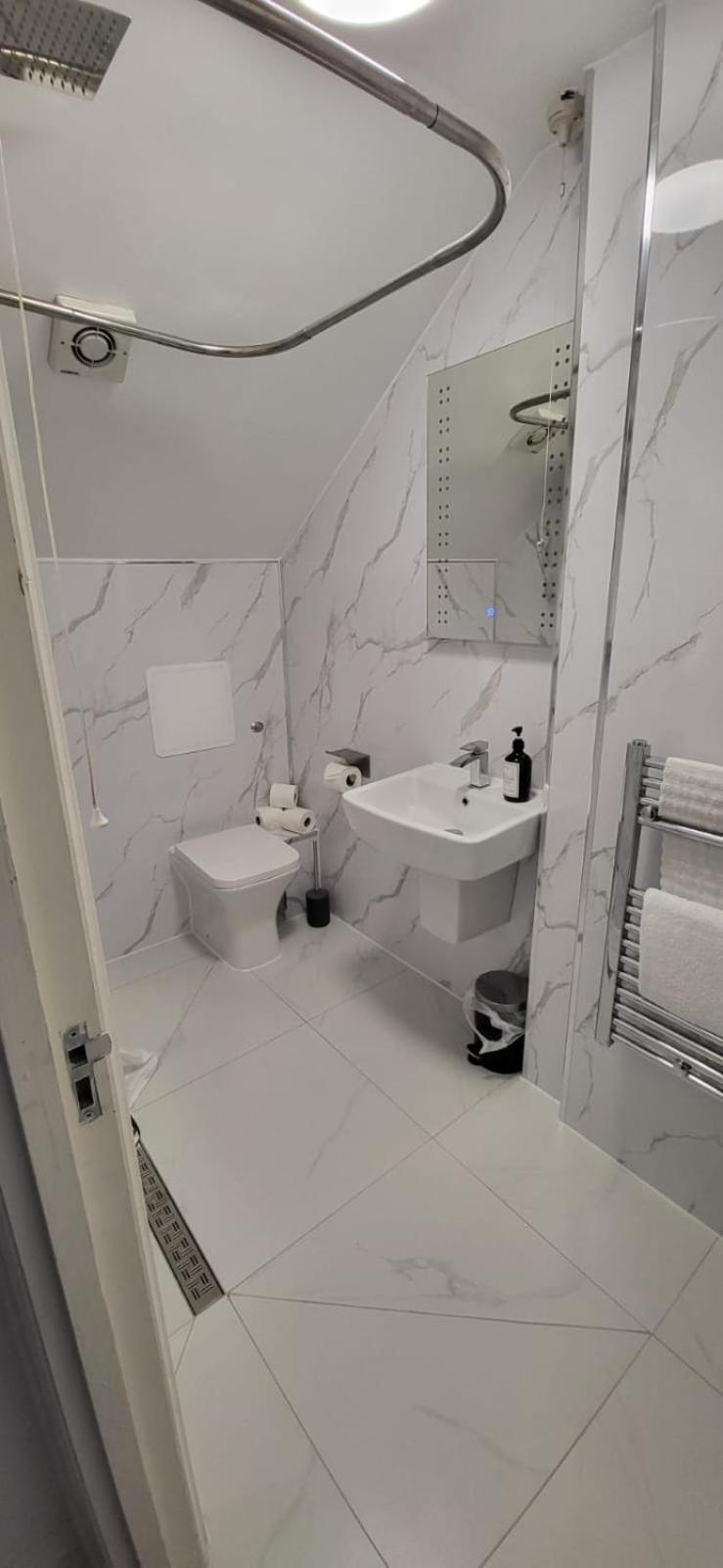 1 Bed, G-floor Close To O2, Excel And Airport * Londres