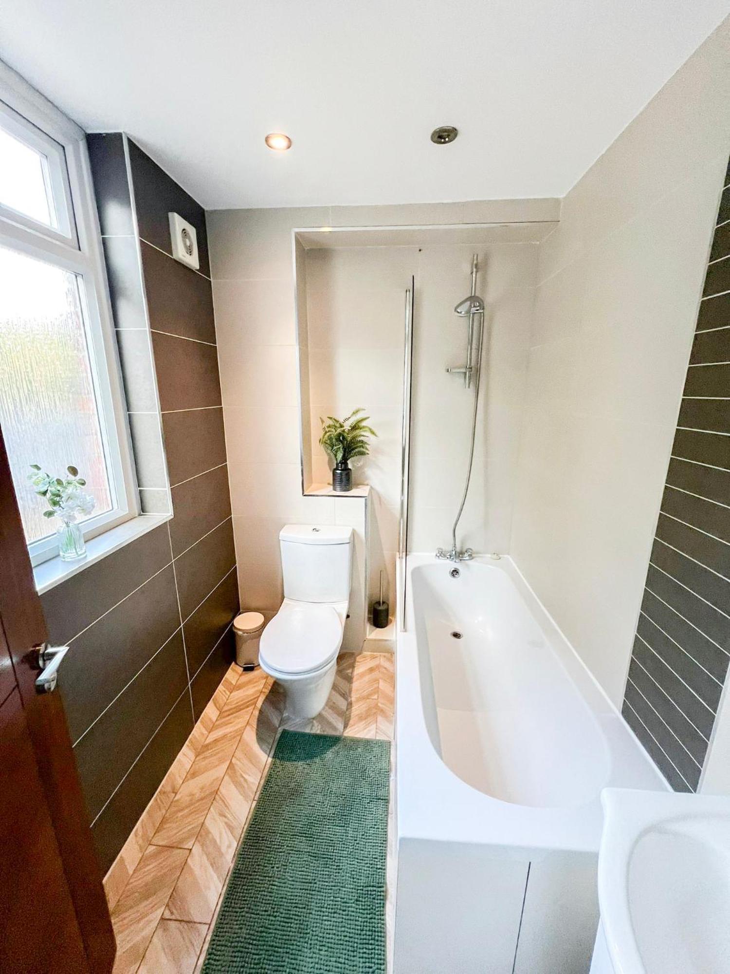 Lovely 4 Bedroom Flat With Ample Garden In Brondesbury, Kilburn Appartamento Londra