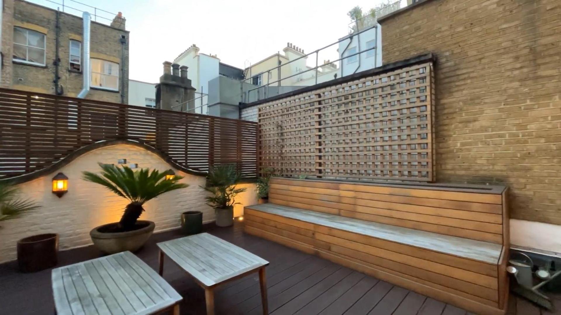 Lägenhet Exceptional Three-bedroom With Three En-suite Bathrooms London