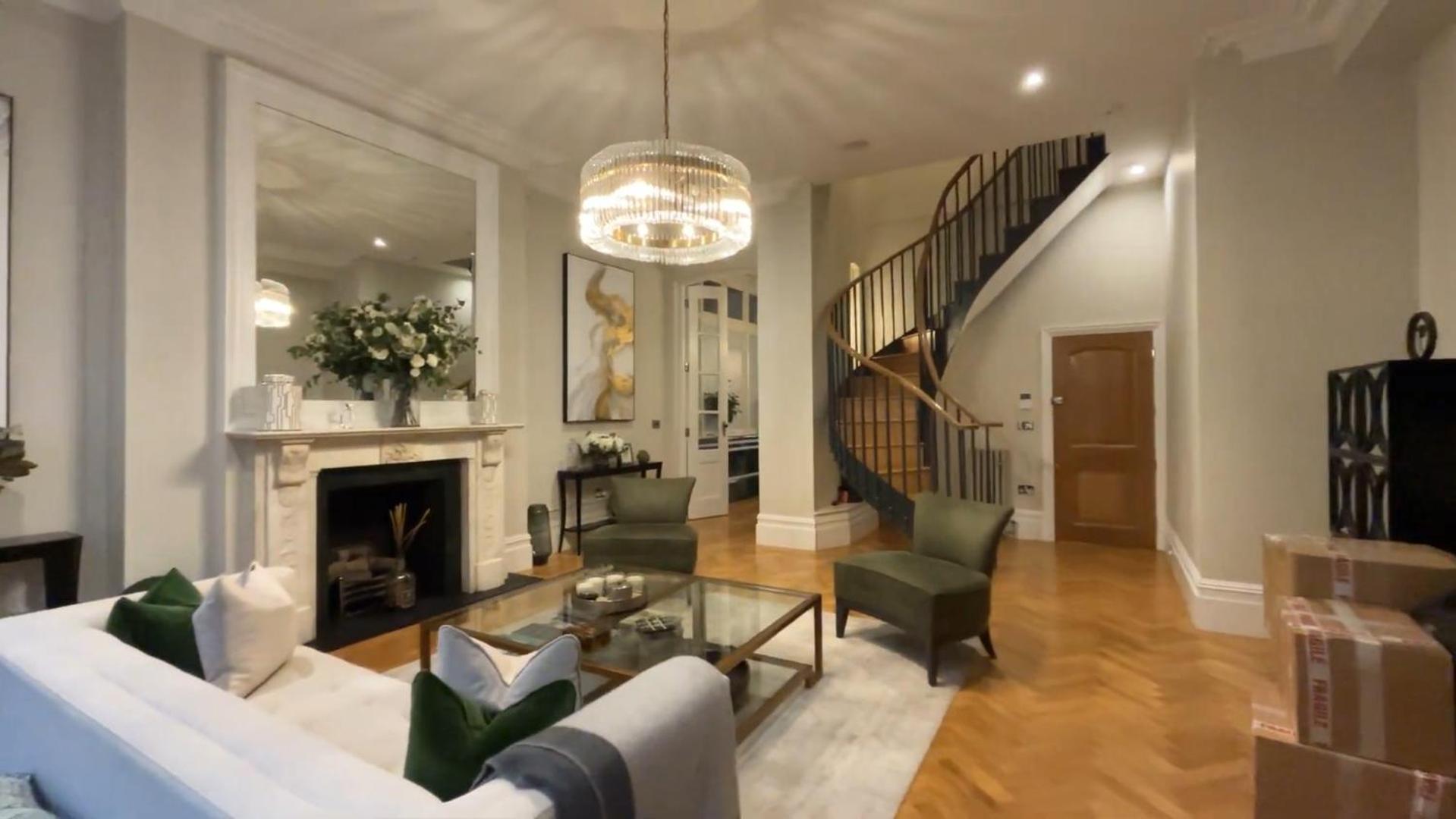 Lägenhet Exceptional Three-bedroom With Three En-suite Bathrooms London