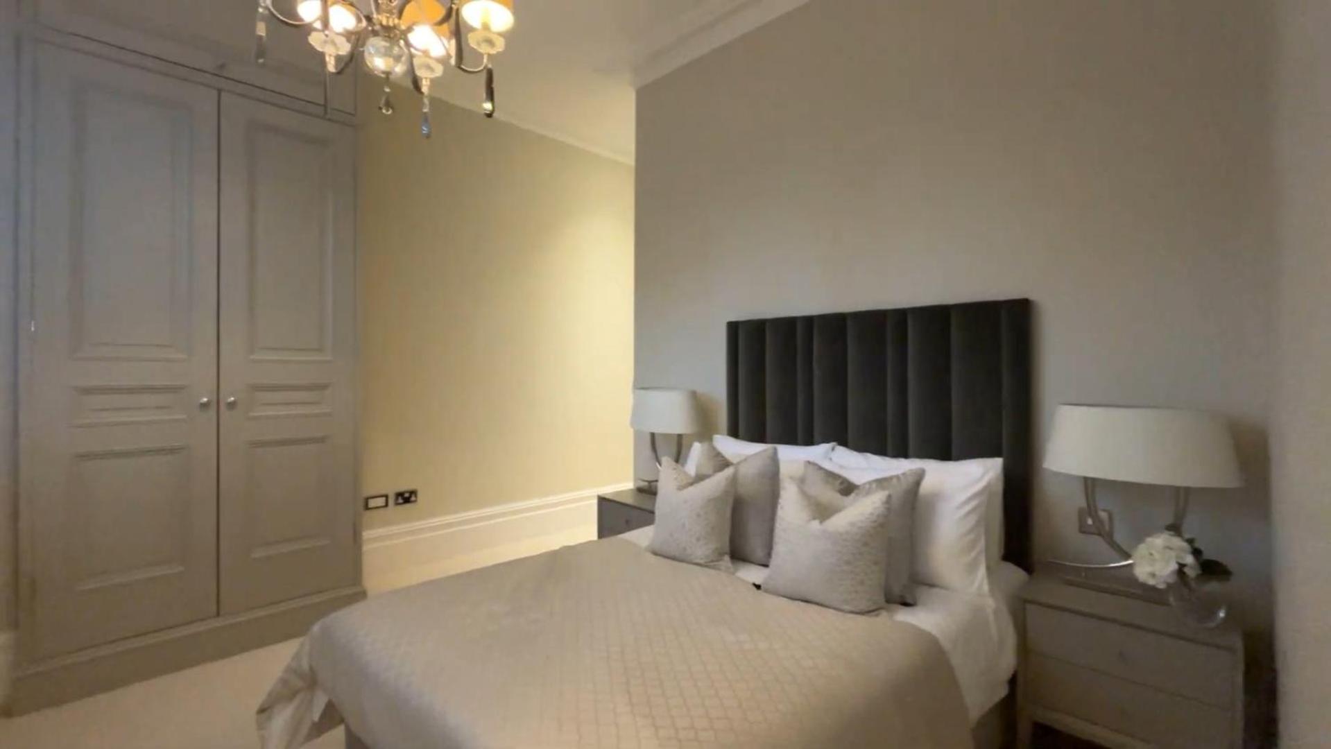 Lägenhet Exceptional Three-bedroom With Three En-suite Bathrooms