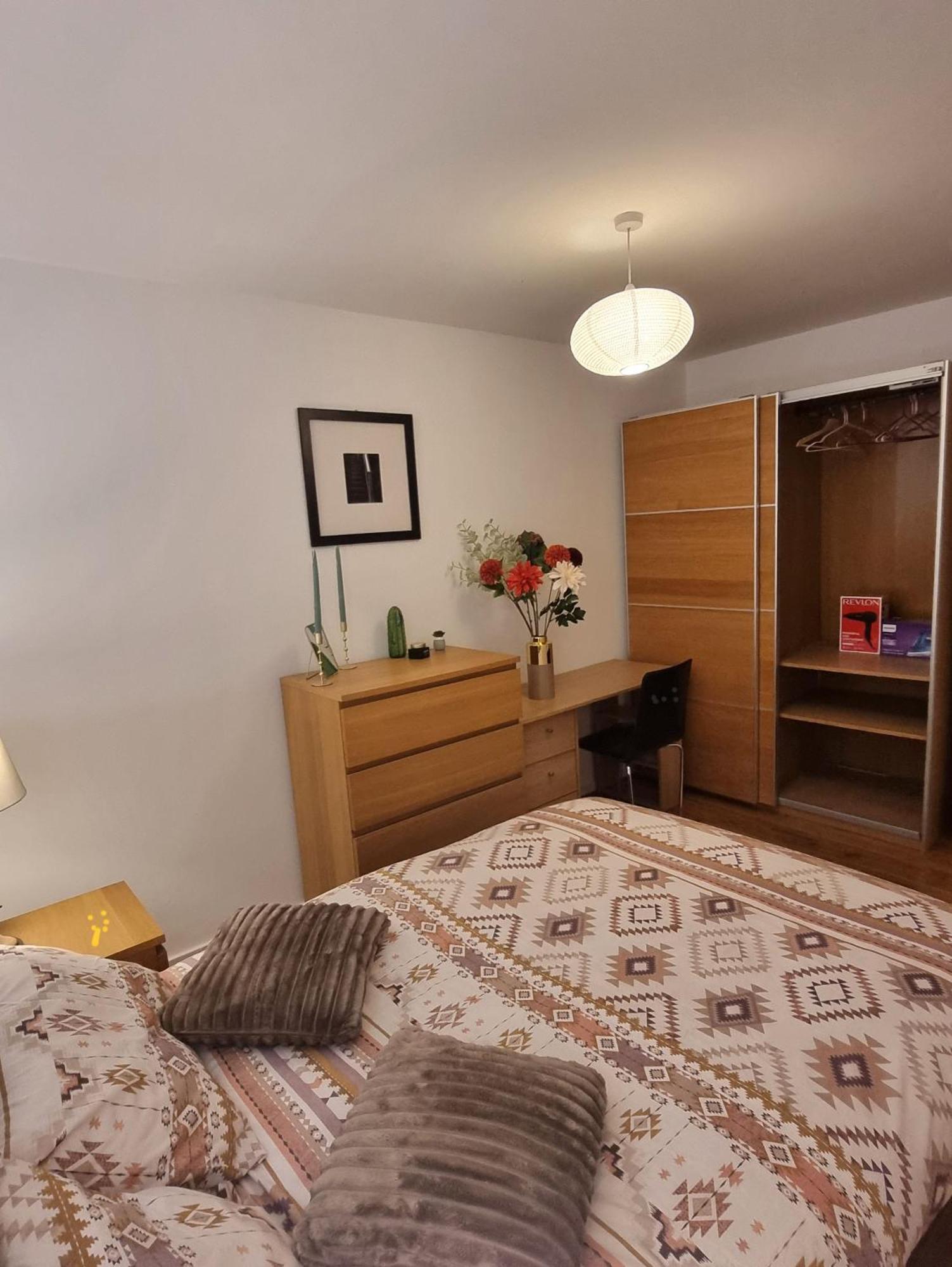 Feriehus Charming 4 Bedroom Duplex With Private Entrance *