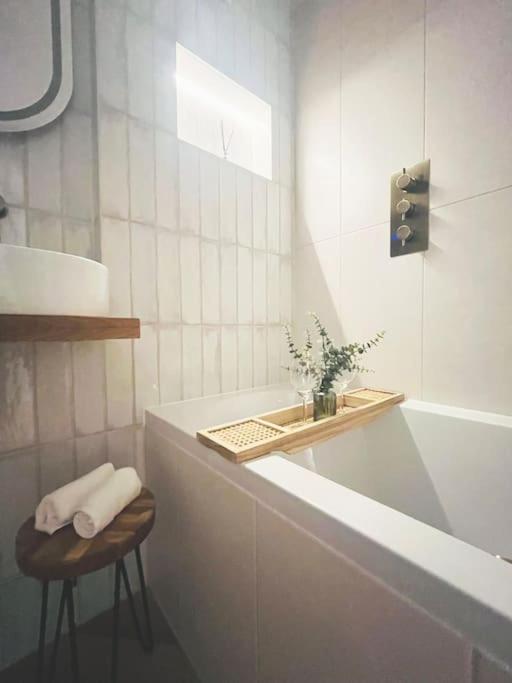 Apartment Stunning Cosy Near 02, Canary Wharf *