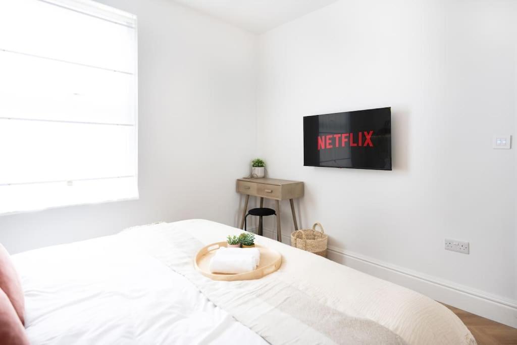 Apartment Stunning Cosy Near 02, Canary Wharf London