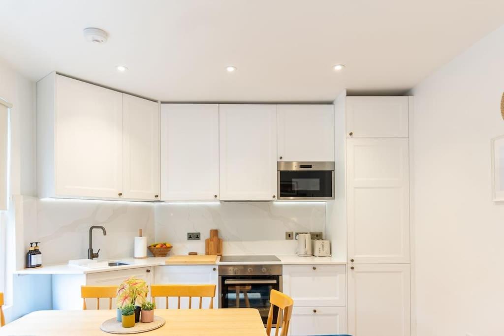 Stunning Cosy Near 02, Canary Wharf London