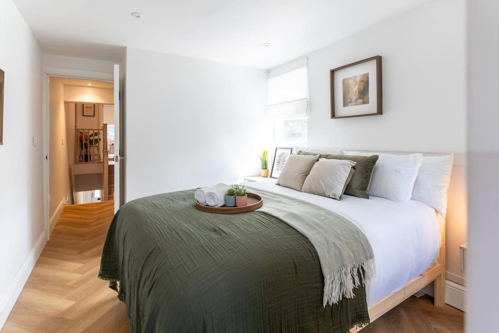 Apartment Stunning Cosy Near 02, Canary Wharf London