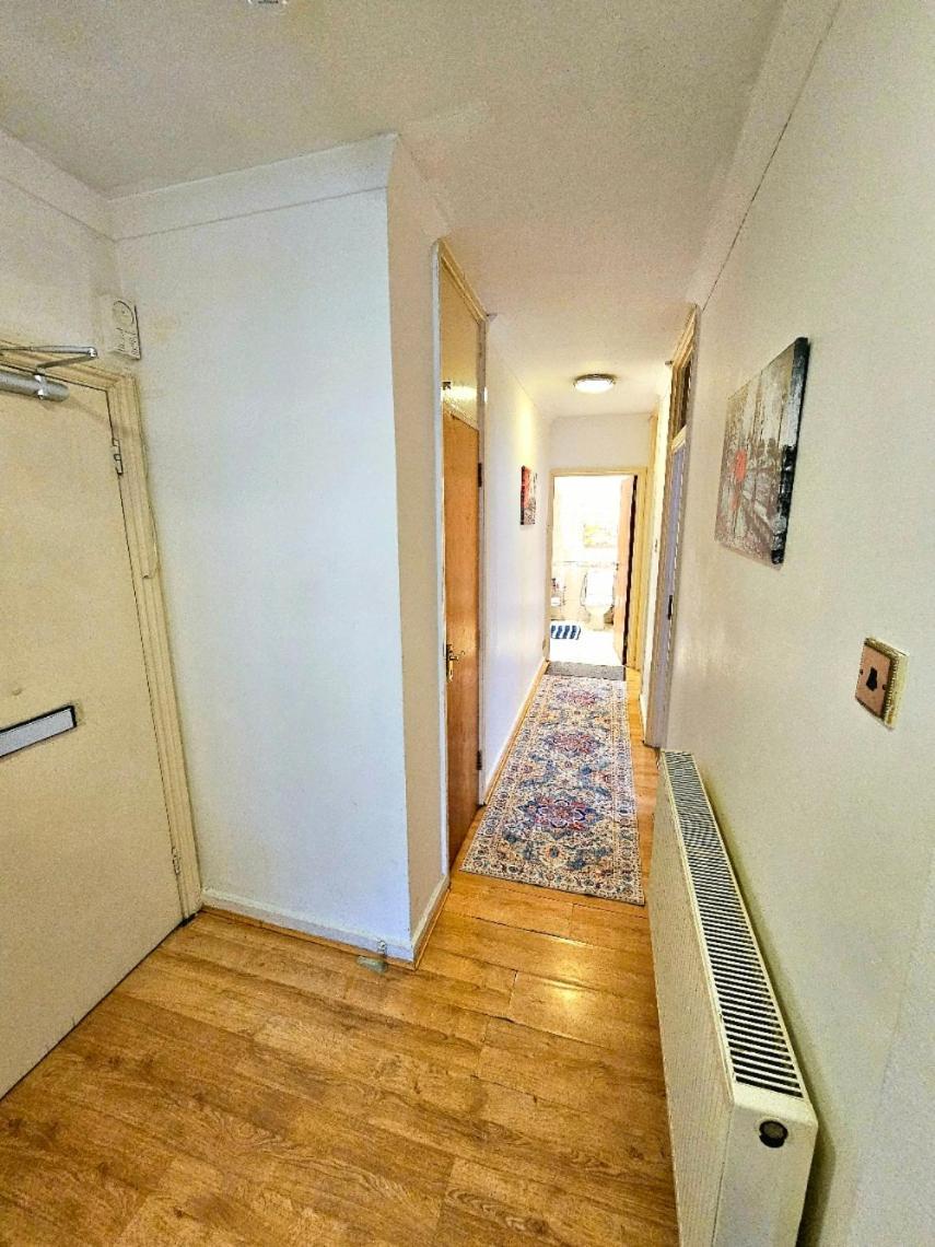 Bright & Spacious In Building With Lift, Right Next To Bayswater Station - Walk To Kensington Palace, Hyde Park, Little Venice & Notting Hill Lägenhet