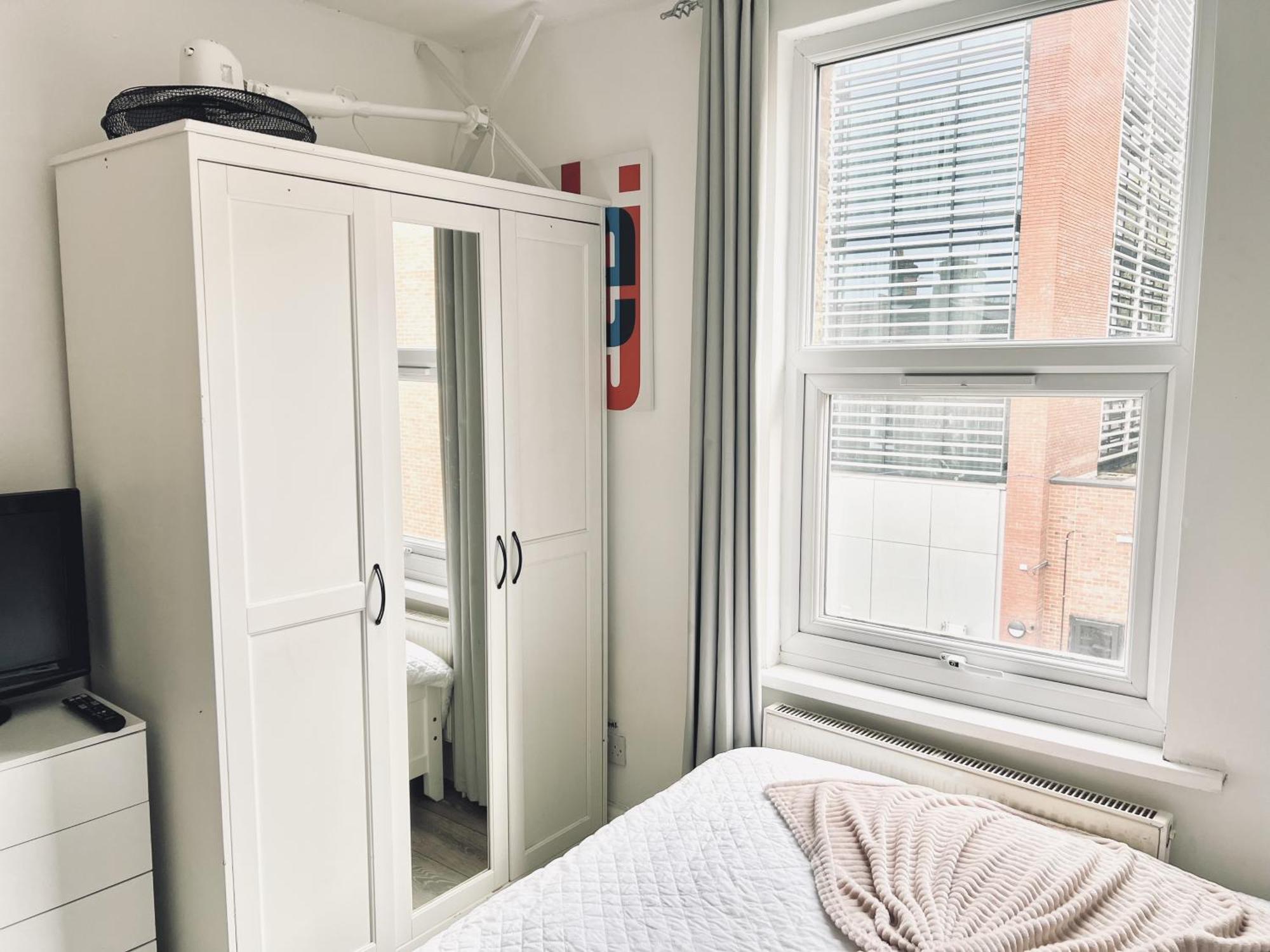 Westfield Shepherds Bush Guest house London