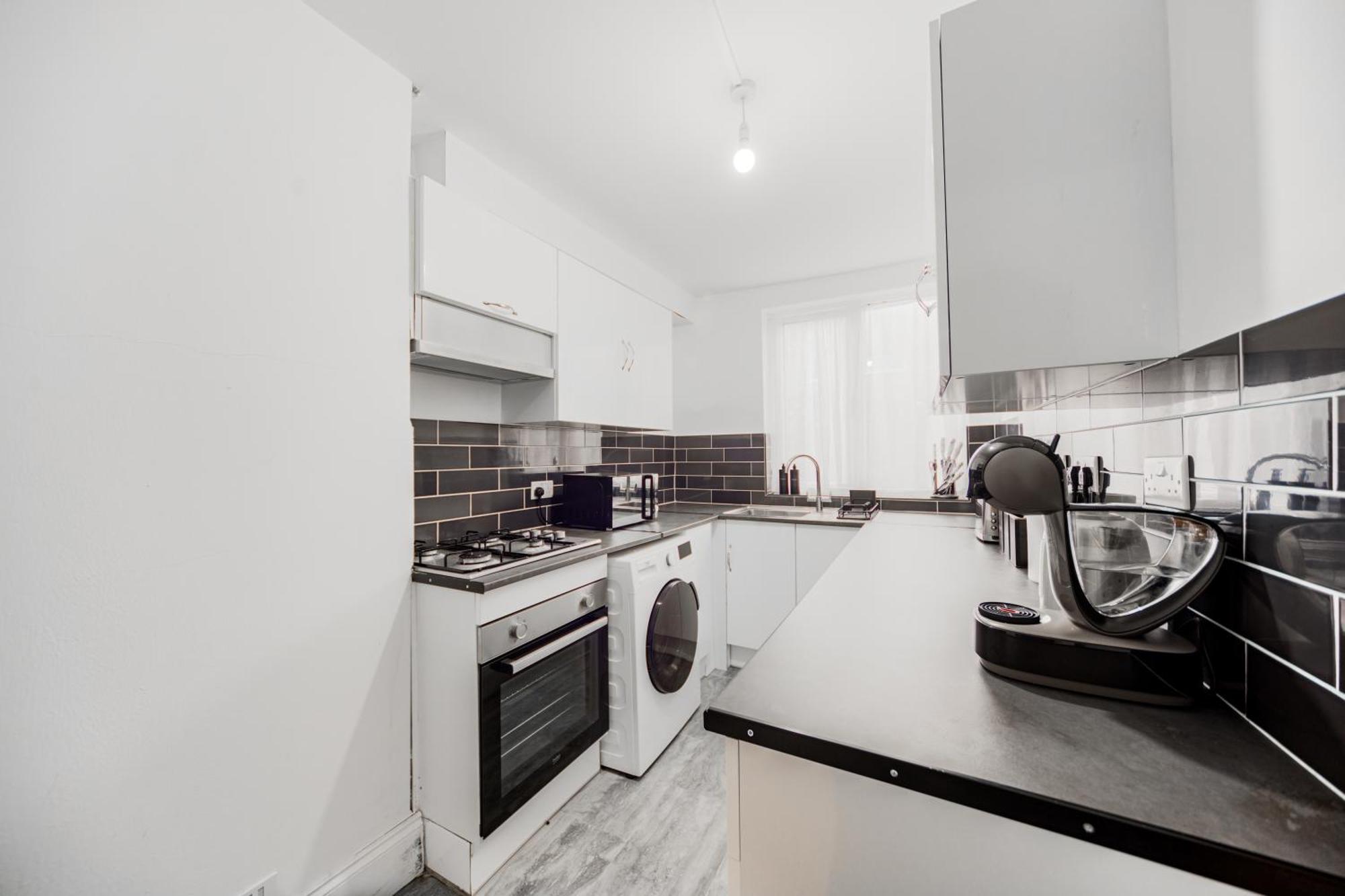 Apartment Excel Airport King Beds Garden *