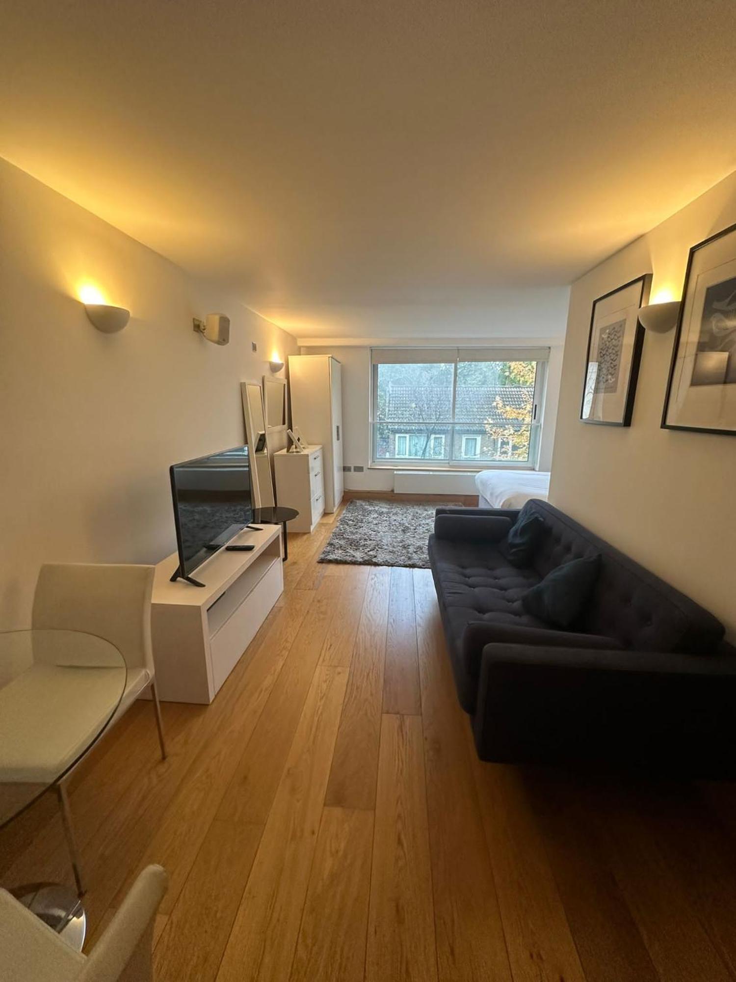 Apartment Westwood House *
