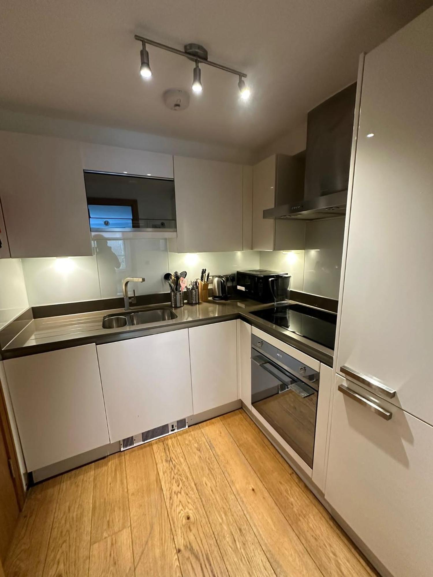 Westwood House Apartment