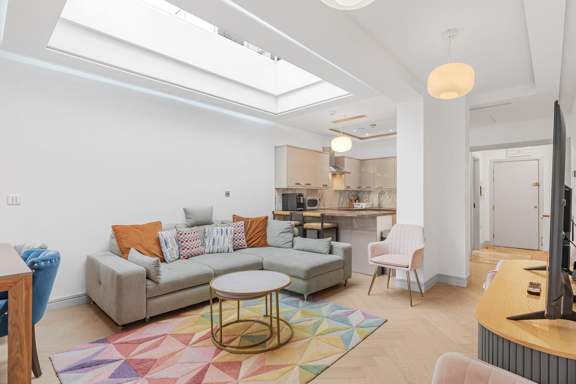 Stylish Modern In Nw6 London