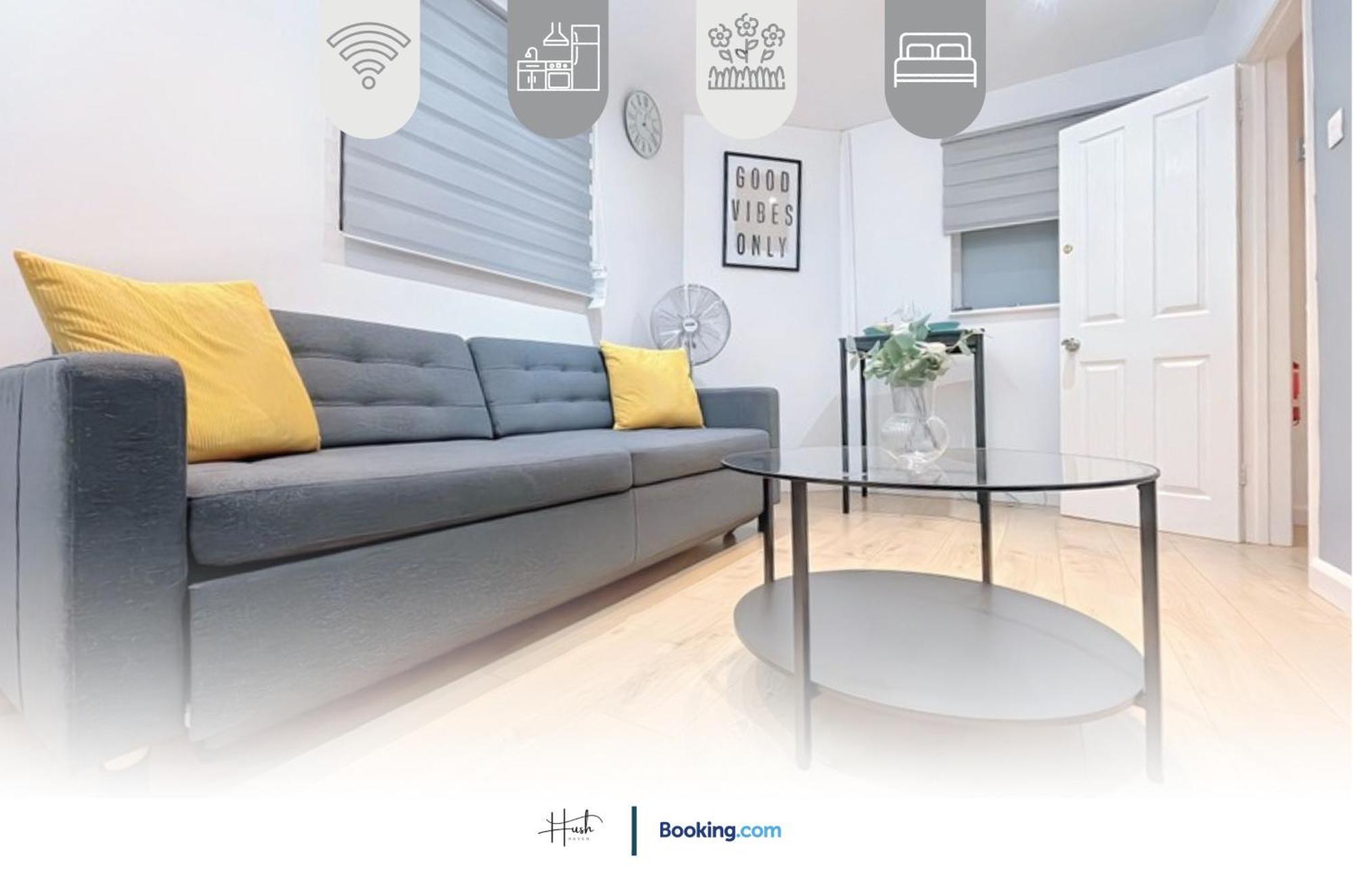 2 Bedroom Flat By Hush Haven Homes Short Lets And Serviced With Garden & Free Parking Near Excel, Lcy Airport *