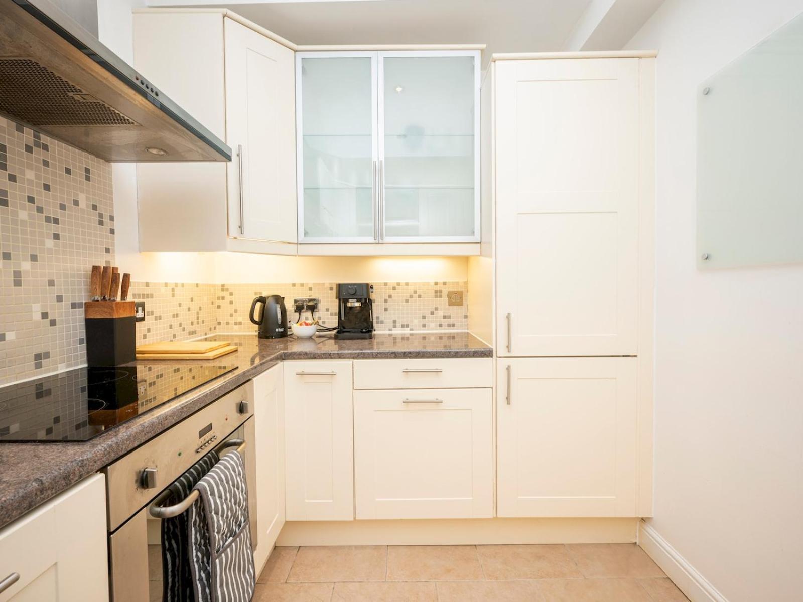Gated Riverside Se16 With Parking Pass The Keys Leilighet London