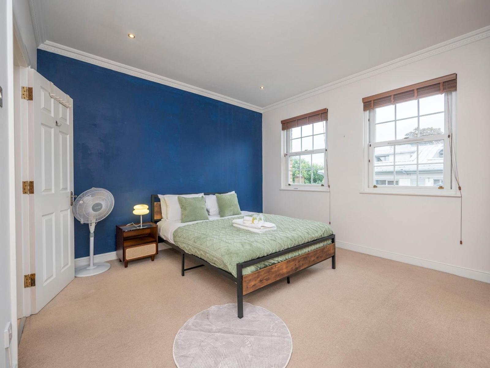 Gated Riverside Se16 With Parking Pass The Keys * Londen