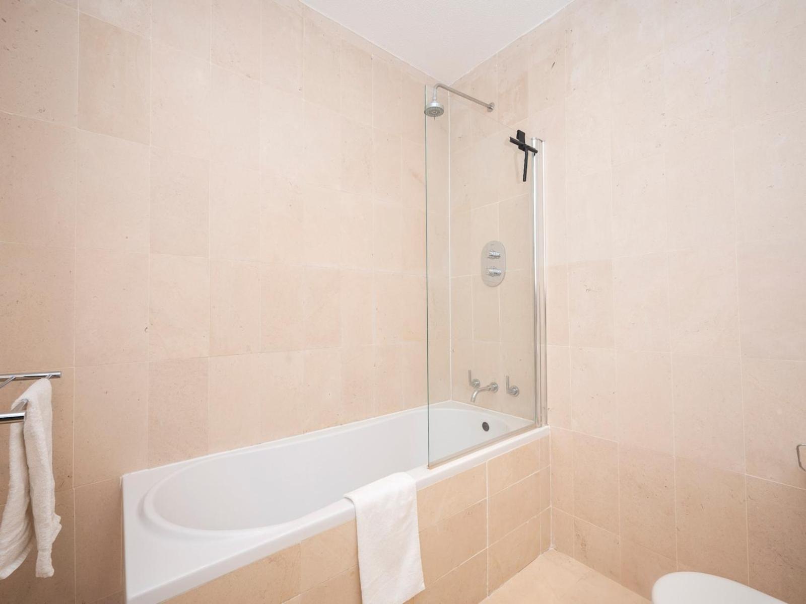 Gated Riverside Se16 With Parking Pass The Keys Leilighet