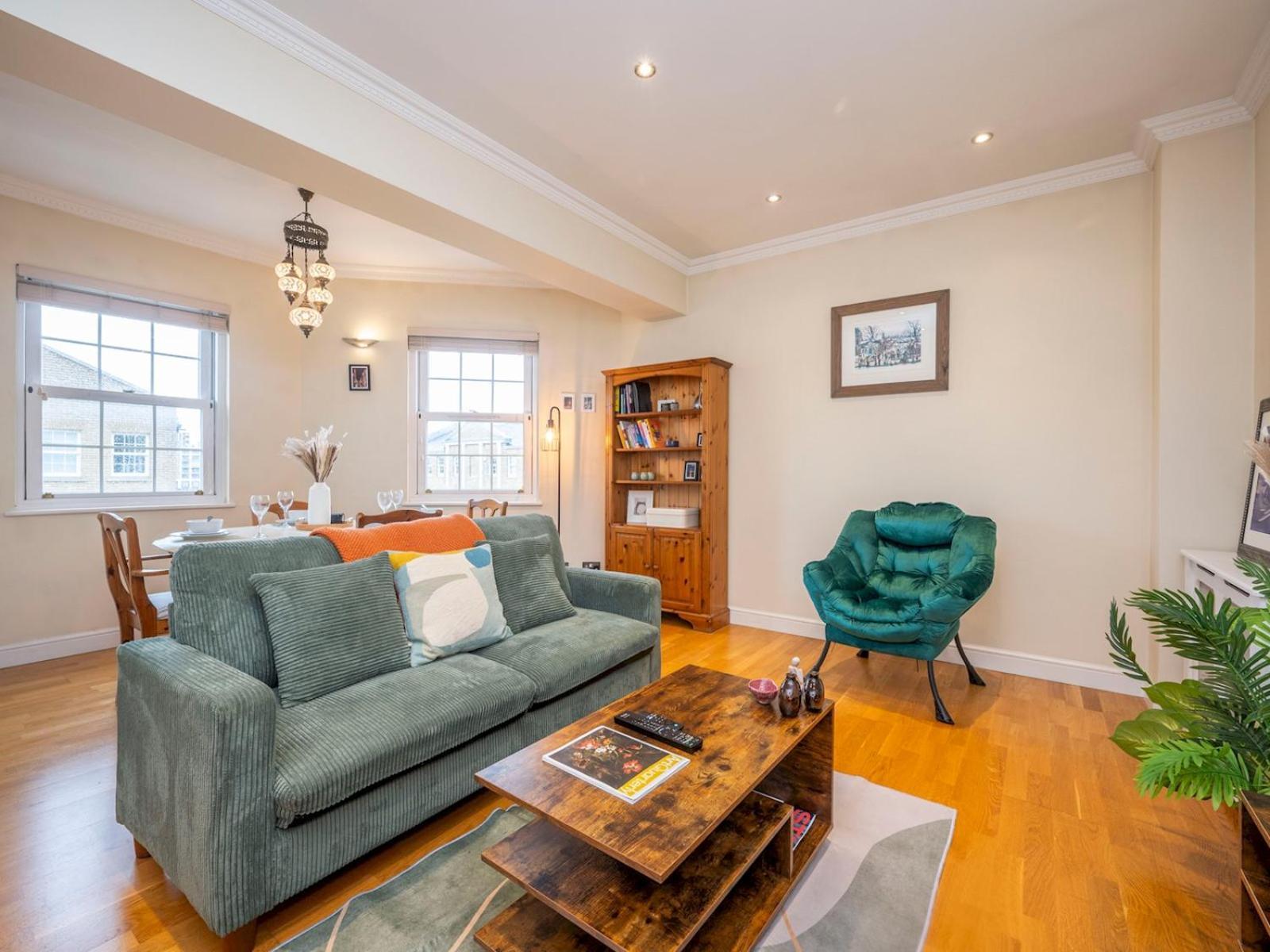 Gated Riverside Se16 With Parking Pass The Keys Appartement Londen