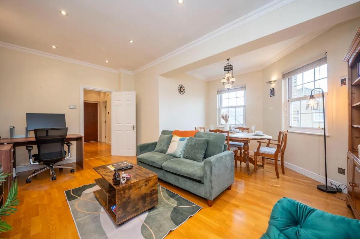 Leilighet Gated Riverside Se16 With Parking Pass The Keys London