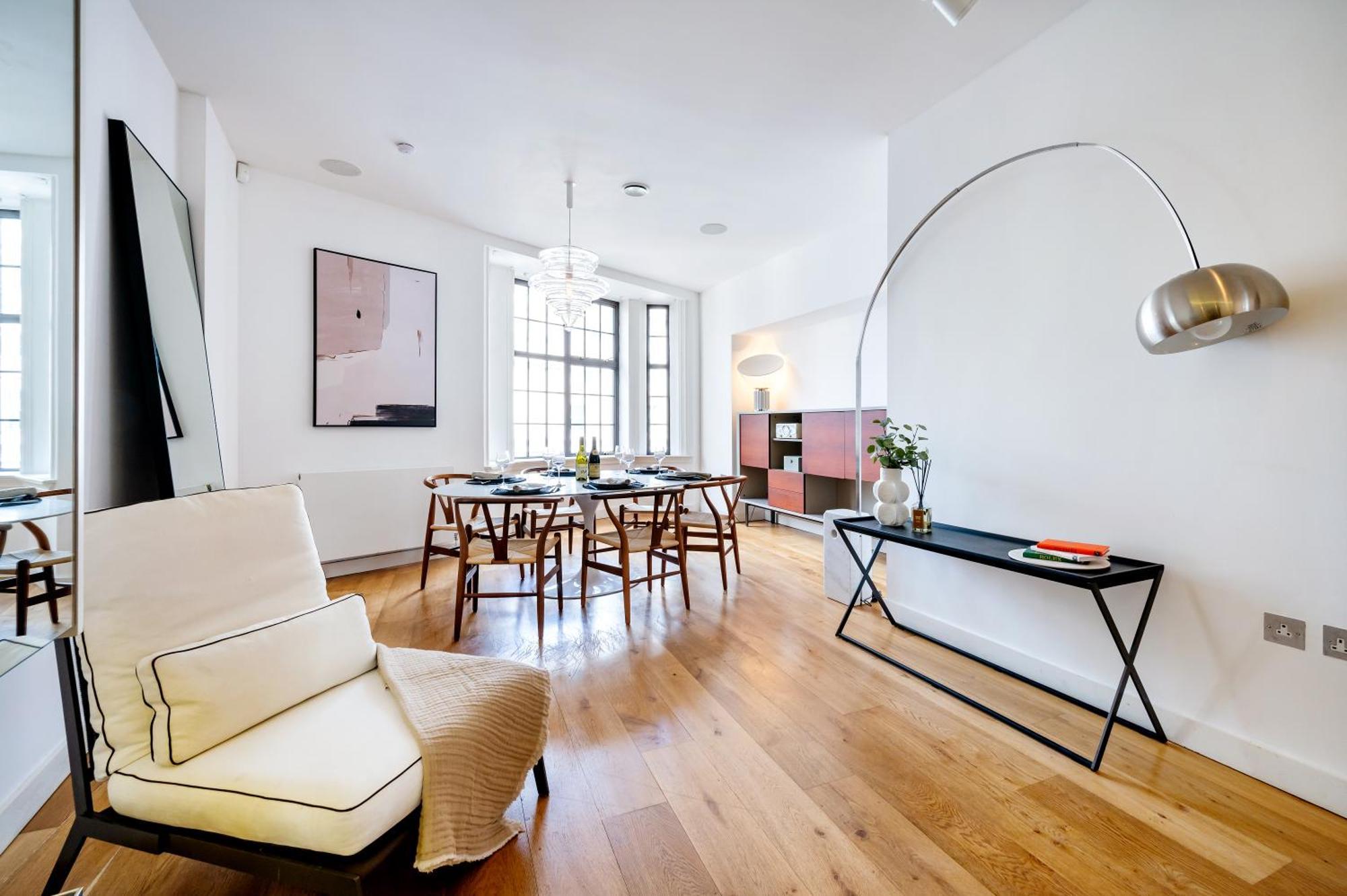 Lejlighed Luxury Aircon 3 Bedr, 4 Beds, 2 Bath Trafalgar Sq London