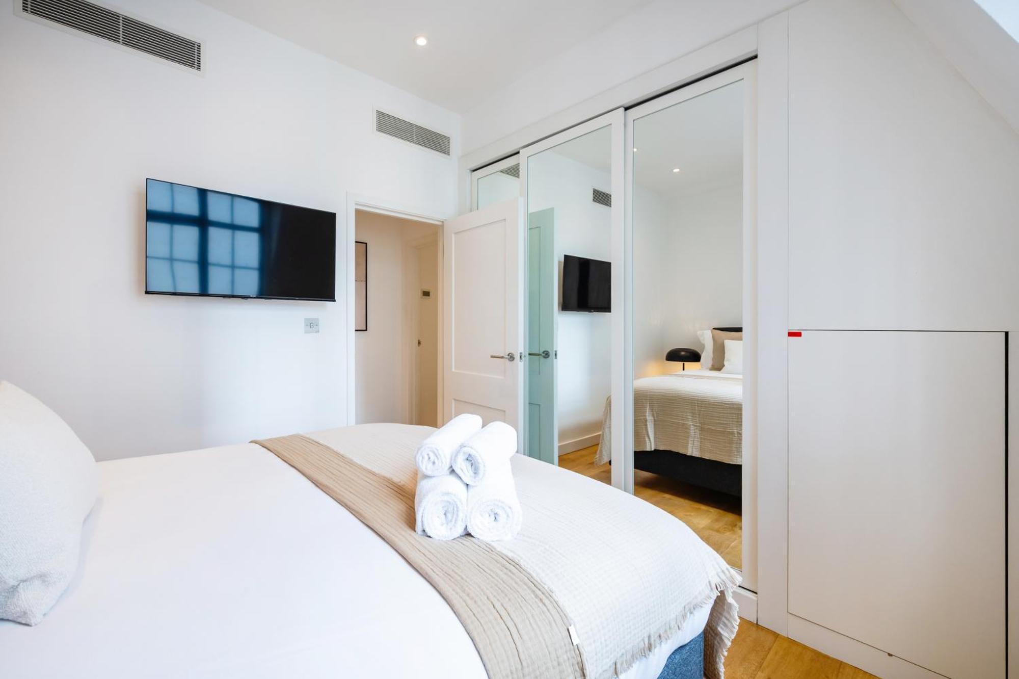Lejlighed Luxury Aircon 3 Bedr, 4 Beds, 2 Bath Trafalgar Sq *