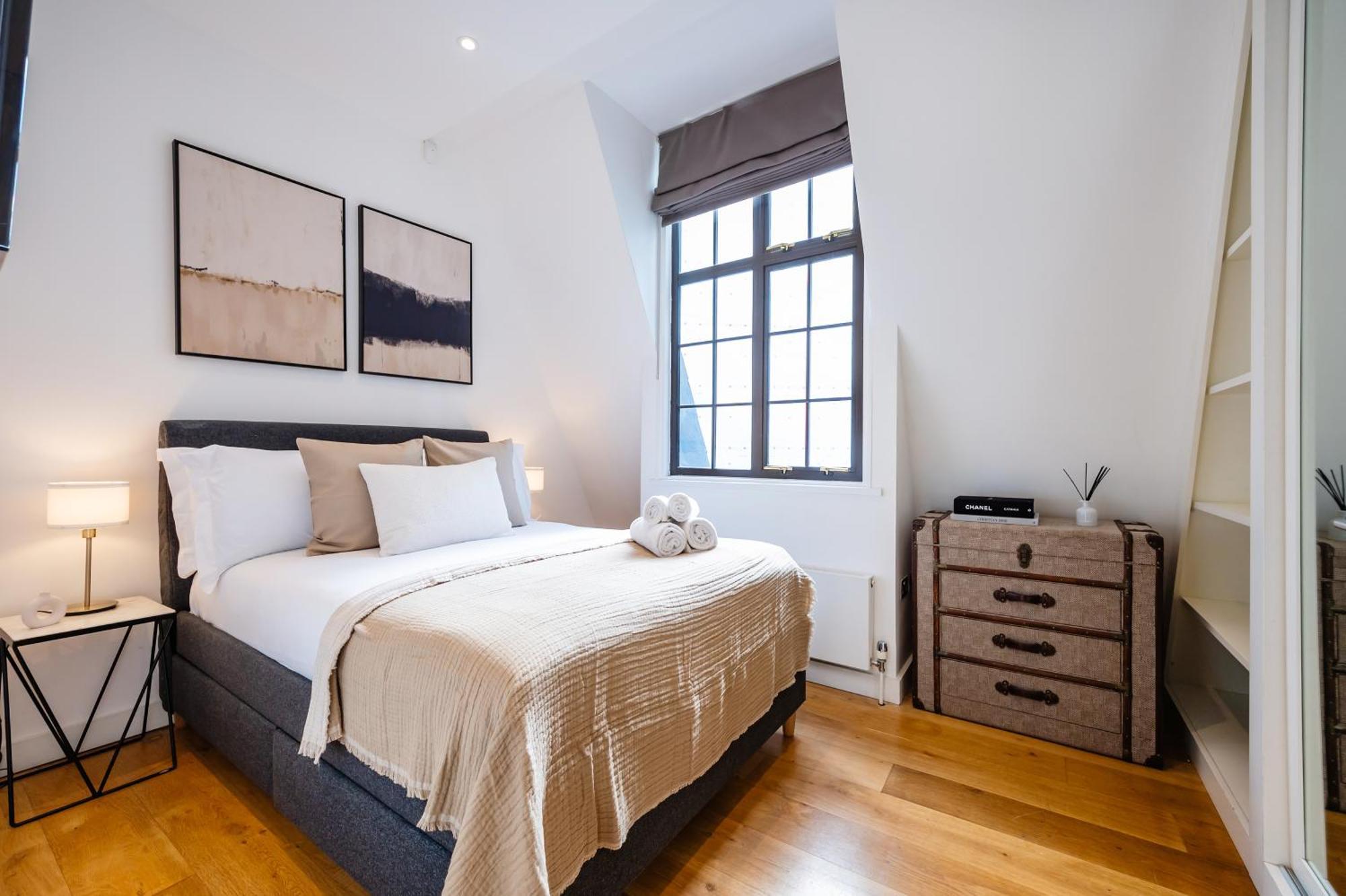 Lejlighed Luxury Aircon 3 Bedr, 4 Beds, 2 Bath Trafalgar Sq *