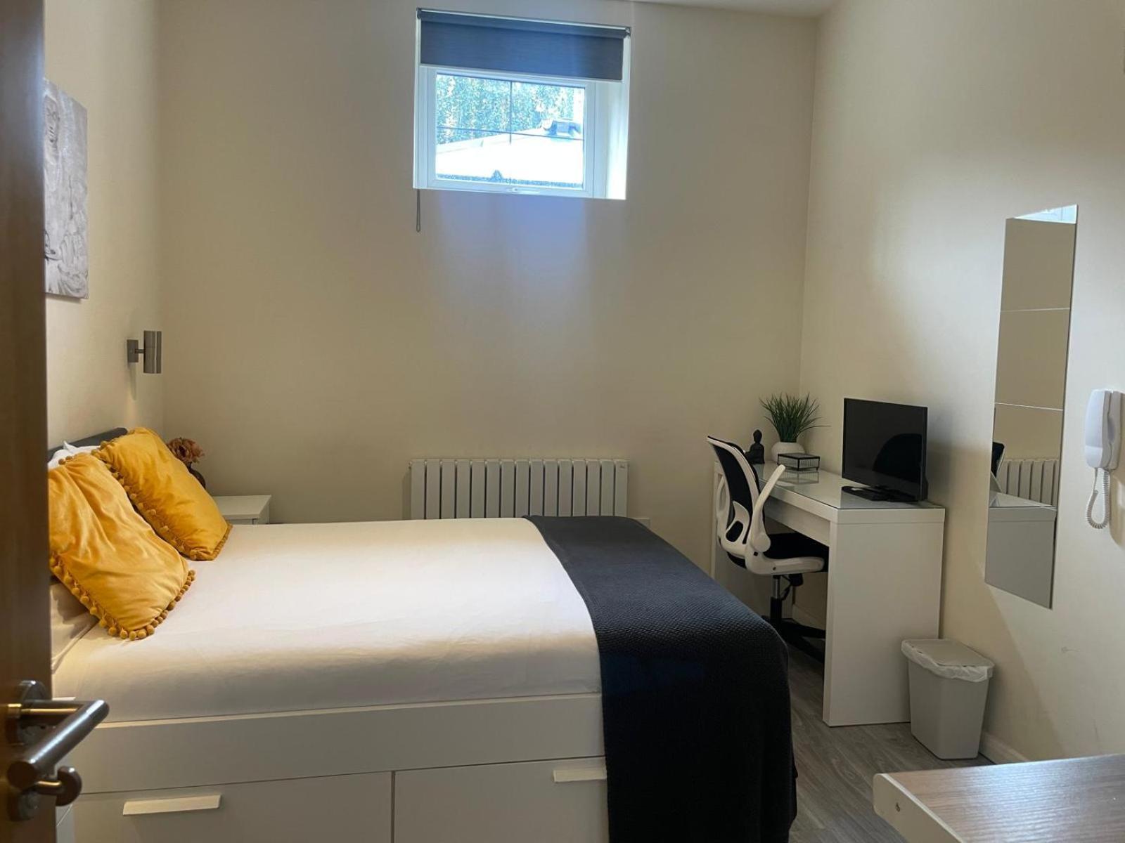 Gasthuis Grays Road - 1 *