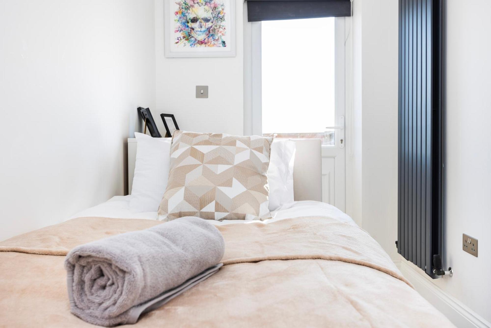 Modern 3 Bedroom With Ensuite Lejlighed