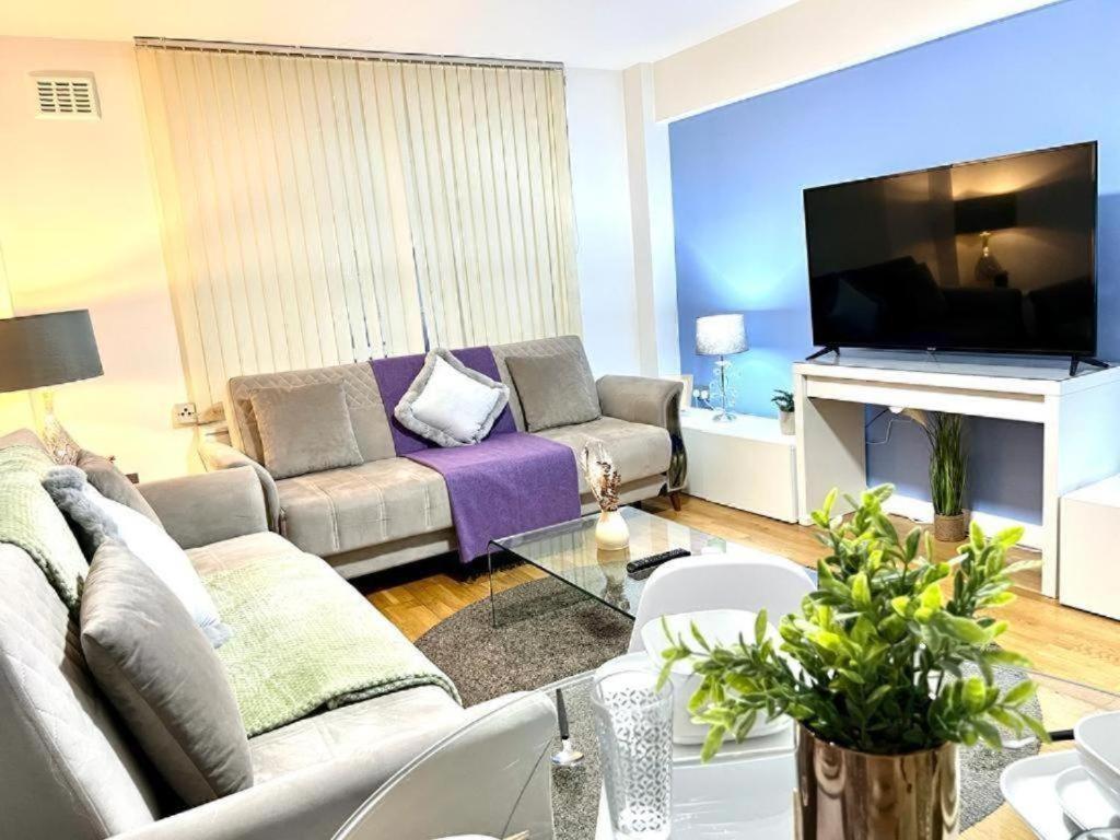 Edgware Road Beautiful Two Bedroom Apartment London