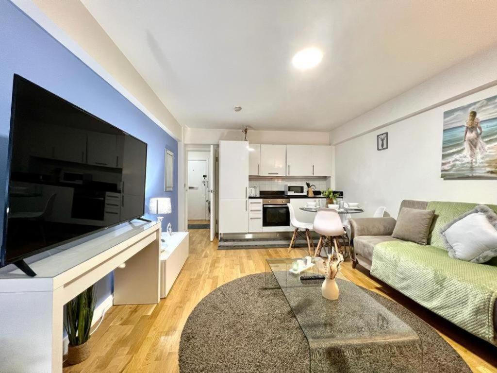 Apartment Edgware Road Beautiful Two Bedroom London