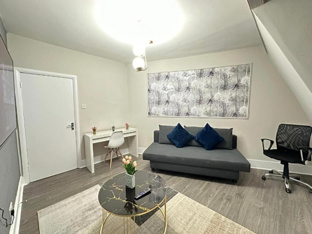 Three Bedroom Near Eye Leilighet