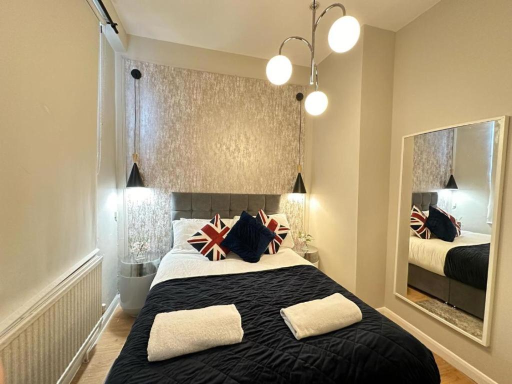 Eye One Bedroom * London