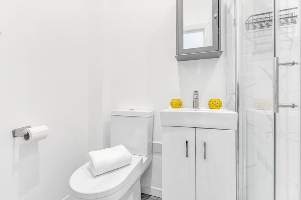 Lux Kensington 2br With Ac - Sleeps Up To 9 Appartement Londen