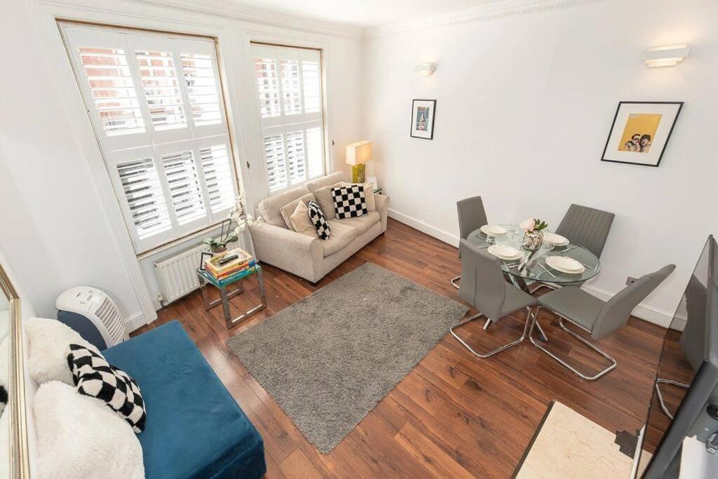 Discover 2 Bedroom In Kensington Lejlighed